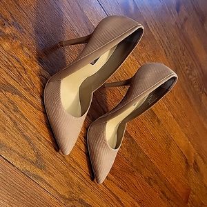 Steve Madden high heels, Size 9, Beige